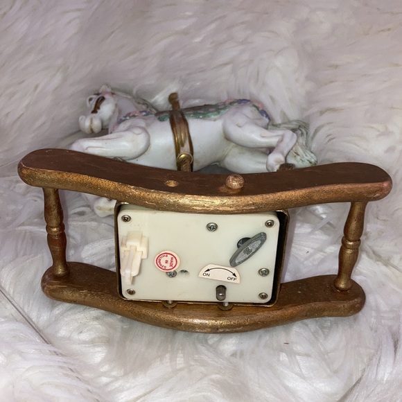 Carousel 🎠 Musical Rocking Horse - Picture 11 of 12